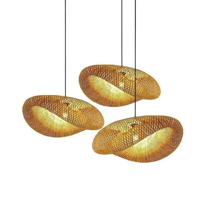 Luminária pendente de bambu tecida à mão